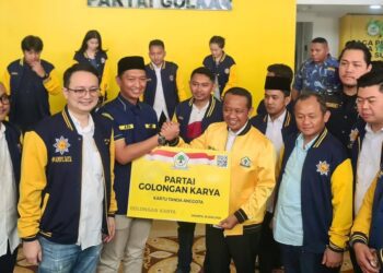 Muhammad Arief Rosyid Hasan (ketiga dari kiri). Sumber foto : AMPI Media Centre.