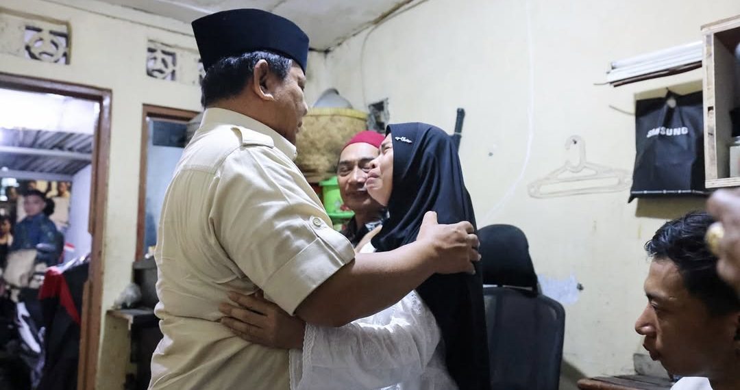 Presiden Menyambangi Kediaman Almarhum Affan Kurniawan Pengemudi Ojek Online Yang Menjadi Korban Rantis Aparat. Sumber foto : instagram @presidenrepublikindonesia