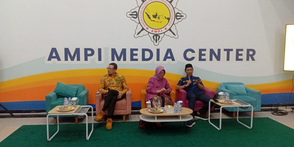 Urun Rembug DPP AMP bertajuk Masa Depan Partai Golkar dan Sistem Pemilu di Indonesia di AMPI Media Centre, Menteng, Jakarta pada Kamis (31/7/2025).
