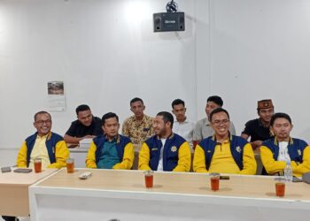 Robaytullah Kusuma Jaya (Kanan) saat pertemuan dengan DPD I Partai Golkar DI Yogyakarta.