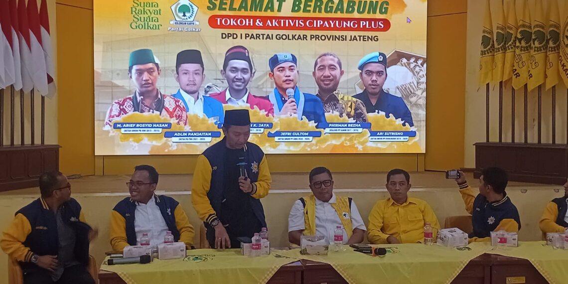 Ari Sutrisno, Kedua Dari Kiri. Sumber foto : AMPI Media Centre.
