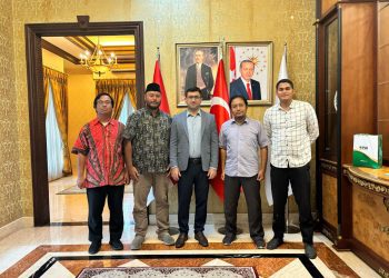 Kunjungan DPP PUI yang berlangsung pada Selasa (12/8/2025) dipimpin Ketua Bidang Hubungan Luar Negeri, Dr. Adhe Nuansa Wibisono disambut hangat oleh Dr. Cemal Sahin, Direktur Yunus Emre Enstitüsü Jakarta.