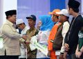 Presiden Prabowo meresmikan akad massal 26 ribu Kredit Pemilikan Rumah Fasilitas Likuiditas Pembiayaan Perumahan (KPR FLPP) sekaligus serah terima kunci rumah yang dipusatkan di Pesona Kahuripan 10, Cileungsi, Kabupaten Bogor.