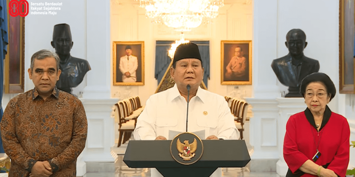 Konferensi Pers Presiden RI Prabowo Subianto didampingi Ketua MPR RI dan Ketum-Ketum Partai Politik di Istana Negara, Minggu (31/8). Sumber foto ; Sekretariat Presiden