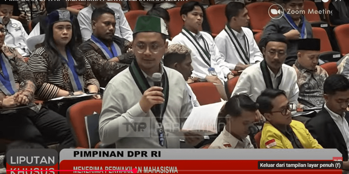 Ketua Umum PB HMI Bagas Kurniawan dalam pertemuan antara perwakilan Mahasiswa dan Pimpinan DPR RI di Kompleks Senayan, Jakarta, Rabu (03/09).