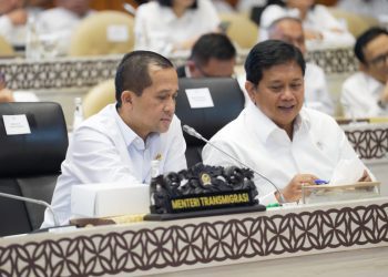 Menteri Transmigrasi Muhammad Iftitah Sulaiman dan Wamentrans Viva Yoga Mauladi