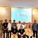 Tim Sekolah Mazhab Ciputat berfoto bersama Komaruddin Hidayat (tengah, depan) dan Lies Marcoes Natsir (kanan, depan) saat acara Studium Generale dan Pembukaan Resmi Sekolah Mazhab Ciputat Angkatan 1. Foto: Dok. Tim Sekolah Mazhab Ciputat.