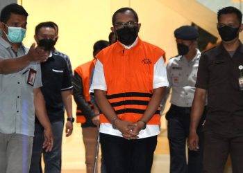 Penahanan Wakil Ketua DPRD Jatim, Sahat Tua, dalam kasus dana hibah.