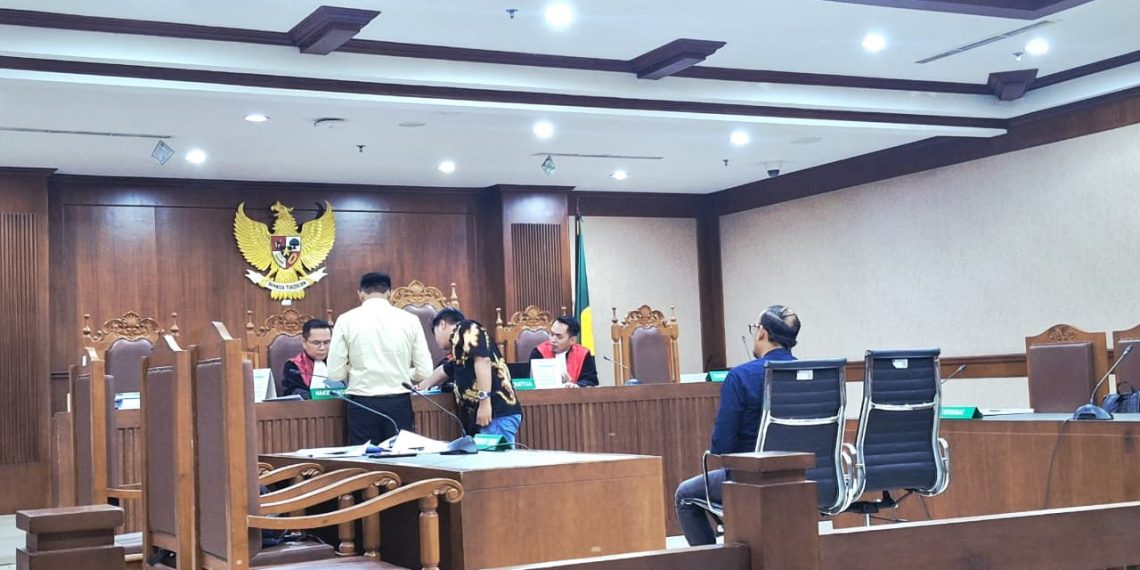 Sidang gugatan pemutusan hubungan kerja (PHK) sepihak dua karyawan PT Sindonews Portal Indonesia (SPI) MNC Group, Sabir dan Muhibudin Kamali, di Pengadilan Negeri Jakarta Pusat, Kamis (2/10/2025).