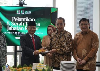 Prof. La Ode M Kamaludin dan Prof. Asep Saifudin, rektor baru UICI.