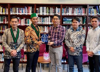 Ekonomi Demokrasi Jalan Tengah Menuju Indonesia Emas 2045