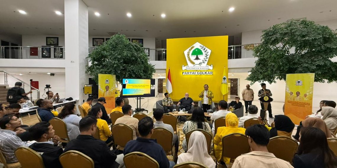 Diskusi Buku "Golkar : Sejarah yang Hilang : Pemikiran dan Dinamika" di Sekretariat DPP Partai Golkar Jakarta pada Senin (08/12).