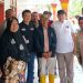 Ketua Umum PKN, Anas Urbaningrum, bersama warga terdampak banjir di Sumatera Barat, Rabu (10/12). Sumber foto : istimewa.