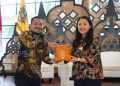 Bendahara Fraksi Partai Golkar, Puteri Komarudin, dan Ketua FOSTA Fraksi Partai Golkar DPR RI, Nur Wahyu Satrio