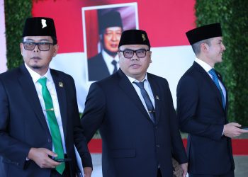 Anggota Komisi XII DPR RI Fraksi PKB, Elpisina (Kiri)