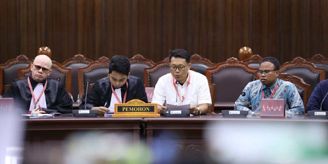 KPD saat mengajukan uji materi ke Mahkamah Konstitusi agar PT tidak melebihi 2,5 persen.