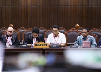 KPD saat mengajukan uji materi ke Mahkamah Konstitusi agar PT tidak melebihi 2,5 persen.
