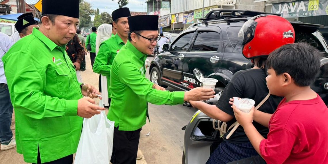 Sekjen DPP PKB, Hasanuddin Wahid (kedua dari kiri)