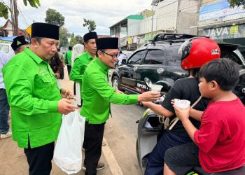 Sekjen DPP PKB, Hasanuddin Wahid (kedua dari kiri)