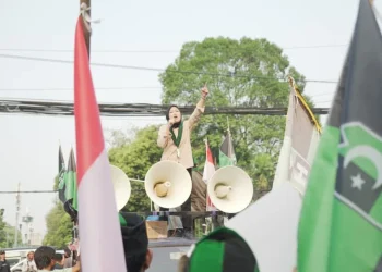 Ketua Umum Badko HMI Jawa Barat, Siti Nurhayati Barsasmy,