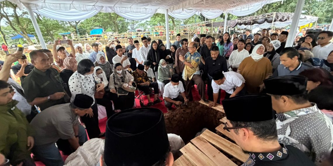 Prosesi Pemakaman Karmia Krissanty Tandjung, Putri Politisi Senior Partai Golkar, Akbar Tandjung