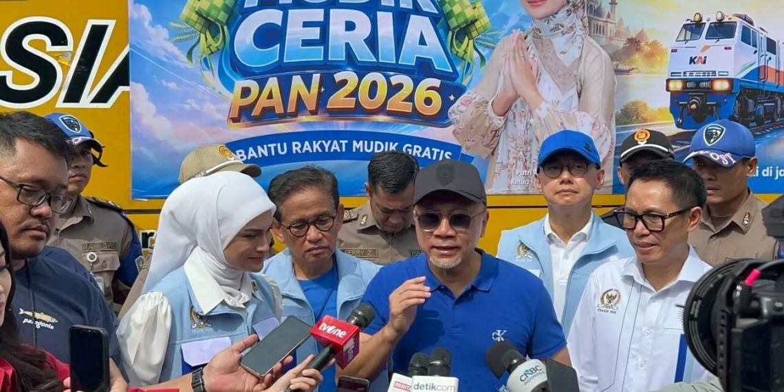 Ketua Fraksi PAN DPR RI, Putri Zulhas (kiri) dalam acara Mudia Ceria PAN 2026