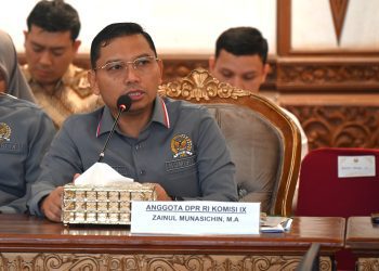 Anggota Komisi IX DPR RI, Zainul Munasichin,