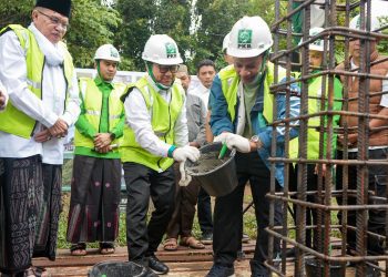 Ketua Umum PKB, Muhaimin Iskandar atau Cak Imin (kiri)