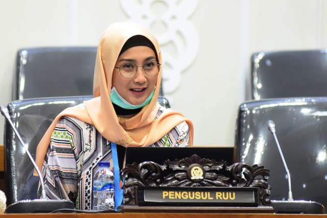 Wakil Ketua Badan Urusan Rumah Tangga (BURT) DPR RI, Desy Ratnasari,