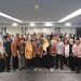 Foto bersama Ketua Komisi X DPR RI, Hetifah Sjaifudian, bersama para peserta workshop yang sebagian besar adalah Tenaga Ahli Anggota dan Staf Ahli Anggota DPR RI Fraksi Partai Golkar (FOSTA) yang digelar di Kimaya Hotel Jakarta, Senin (20/04/2026)