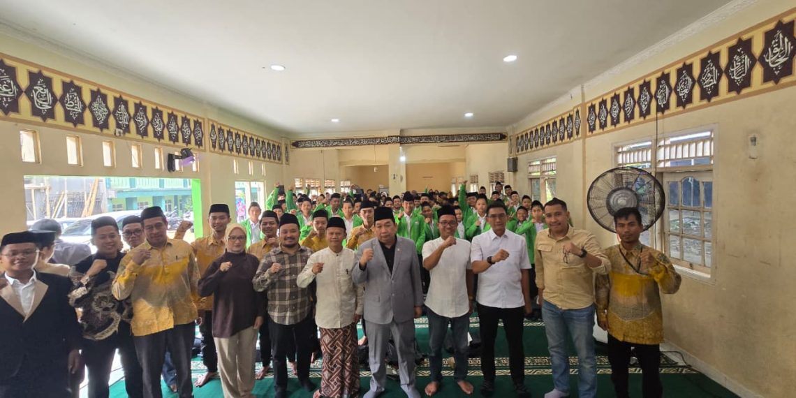 Penyerahan bantuan sosial dari FOSTA FPG dan BSN PG kepada santri-santri di Pondok Pesantren Al-Hidayah Nurul Ummah, Selasa (21/04/2026)