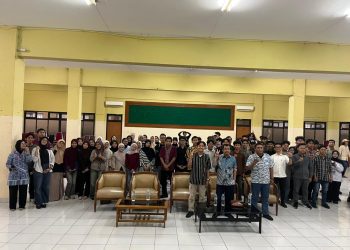 Diskusi Publik bertajuk “Pendidikan: Hak Konstitusi atau Komoditas Ekonomi?” yang digelar Dewan Eksekutif Mahasiswa Fakultas Dakwah dan Ilmu Komunikasi (DEMA FDIKOM) UIN Syarif Hidayatullah Jakarta.